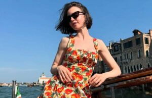 Vestido de estampa de tomate de Lily Collins Adicione fantasia ao conjunto de veneza ‘Emily in Paris’ O diretor de Emily em Paris quebrou os segredos técnicos dos desafios das filmagens