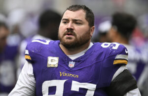 Vikings enfrentando reação depois de negociar o capitão da equipe Vikings enfrentando reação depois de negociar o capitão da equipe