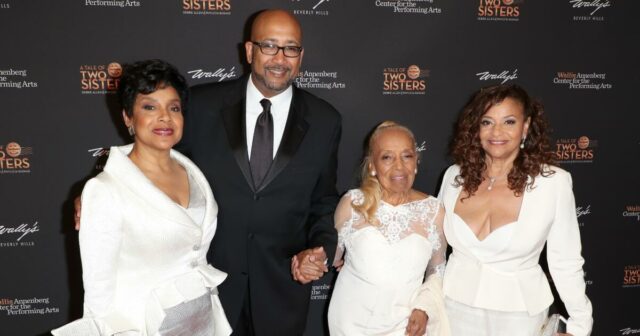 Vivian Ayers Allen morre com 102 anos. Ela era uma poeta vencedora do prêmio Pulitzer, mãe de Debbie Allen e Phylicia arrasada e indicada ao Pulitzer.



