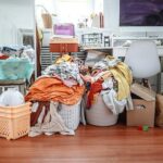 Os psicoterapeutas alertam que manter os bens por muito tempo pode criar 'uma prisão emocional difícil de escapar'