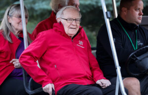 Warren Buffett pode revelar o novo investimento misterioso Warren Buffett pode revelar o novo investimento misterioso