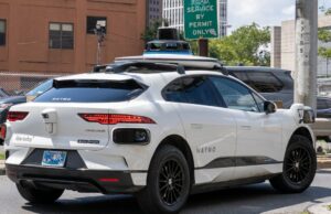 Waymo ganhou a primeira permissão para testar táxis autônomos em Nova York. Waymo ganhou a primeira permissão para testar táxis autônomos em Nova York.