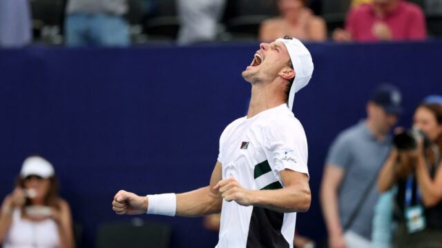 Winston-Salem Open-Fucsovics Beats do Zandschulp para garantir o título ATP 

