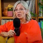 Zoe Ball revelou que ela estava chorando depois de descobrir que seu carro havia sido quebrado, apenas momentos depois de aparecer em um show (foto em seu podcast)