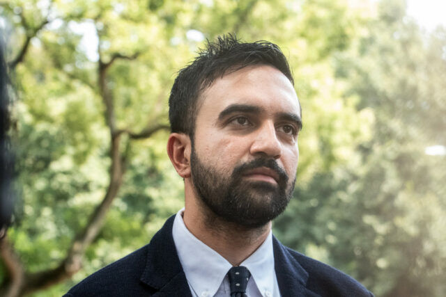 Zohran Mamdani continua sendo um 'candidato a vencer', enquanto Cuomo e Adams slide: enquete




