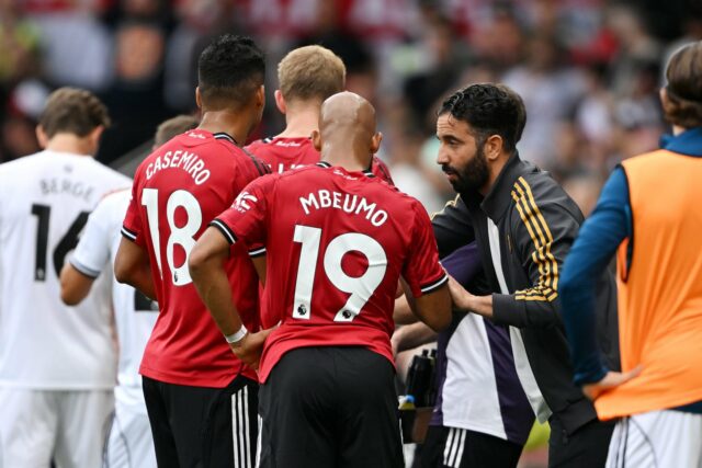 O Manchester United revela Senne Lammens como uma nova assinatura.