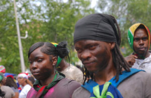 7 filmado durante o desfile do Dia das Índias Ocidentais em Nova York controlado por armas 7 filmado durante o desfile do Dia das Índias Ocidentais em Nova York controlado por armas