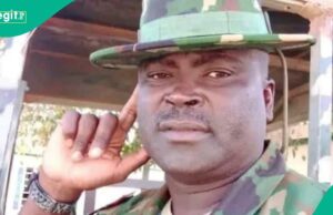 A Academia de Defesa da Nigéria fala depois que o soldado foi morto a tiros pelo policial A Academia de Defesa da Nigéria fala depois que o soldado foi morto a tiros pelo policial