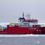 A Guarda Costeira dos Estados Unidos faz os navios chineses perto do Alasca