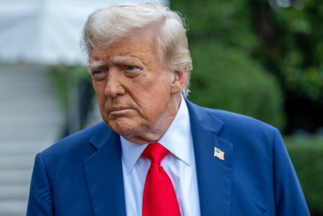 A Índia reage ao visto H-1B de Trump andando 

