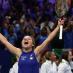A Itália vence os Estados Unidos para garantir o terceiro título sucessivo de Billie Jean King Mug