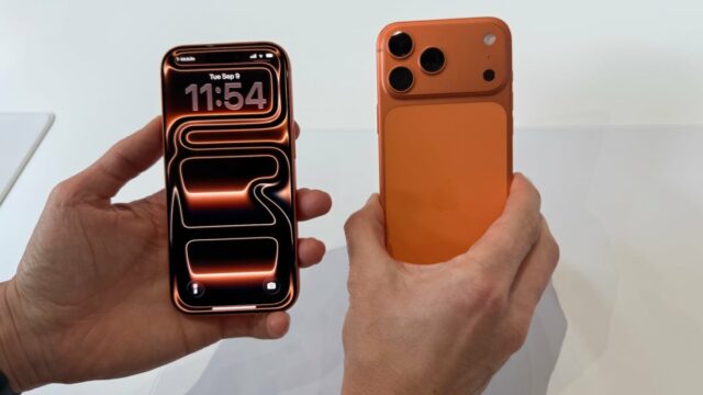 iPhone 17 em mãos