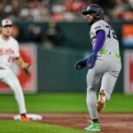 Jose Caballero é escolhido durante o jogo Yankees-Orioles em 18 de setembro de 2025.