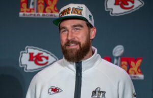 A declaração de estilo forte de Travis Kelce transforma cabeças no 1º videogame do período Kansas City Chiefs Travis Kelce é uma estrela da moda, veja sua evolução de estilo em fotos 081