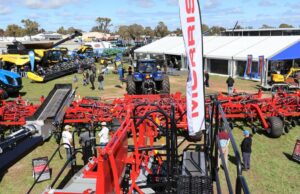 A equipe McIntosh estava em plena força com grandes exibições nos dias anuais de campo A equipe McIntosh estava em plena força com grandes exibições nos dias anuais de campo