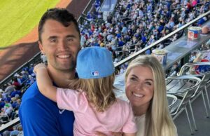 A esposa de Charlie Kirk Erika expõe que ela usa o colar manchado de sangue GetTyimages-2234103824 Erika Kirk descreve ver o corpo de Charlie Kirks