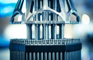 A startup de microrreatores Antares arrecada US$ 96 milhões para energia nuclear terrestre, marítima e espacial Nuclear fuel rods sit ready for insertion into a reactor.