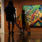 A galeria de Cheech Marin legitima a arte chicano e melhora o clima econômico do bairro