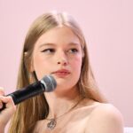 A filha Estangada de Elon Musks, Vivian, diz que descobriu seu novo irmão nas mídias sociais