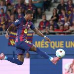 Marcus Rashford e Cesar Tarrega jogam durante a partida entre o FC Barcelona e o Valencia cf, correspondendo à semana 4 da Laliga EA Sports, no Joan Cruyff Stadium em Barcelona, ​​Espanha, em 14 de setembro de 2025