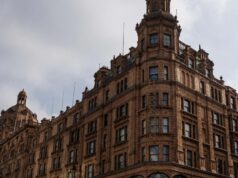 A loja do Reino Unido Harrods alerta os clientes pessoais tomados em violação de dados A Harrods, a Luxury British Department Store, alertou alguns clientes que seus dados pessoais podem ter sido feitos em uma violação de seus sistemas on -line.