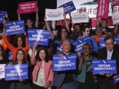 A maioria dos eleitores da Califórnia está se alinhando atrás de Newsom para combater Trump O governador Gavin Newsom aborda os repórteres depois de assinar um pacote de medidas para redesenhar os distritos do congresso do estado e colocar novos mapas antes dos eleitores em uma eleição especial, em Sacramento, Califórnia, quinta -feira, 21 de agosto de 2025 (AP Photo/Rich Pedroncelli)