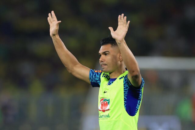 A mídia brasileira responde à eficiência do Casemiro no qualificador Casemiro toca um passe para o Brasil, contra o Chile