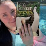 Lena Dunham foi criticada por anunciar um novo livro de memórias - 11 anos depois que seu primeiro relatório provocou alegações de que ela havia molestado seu irmão