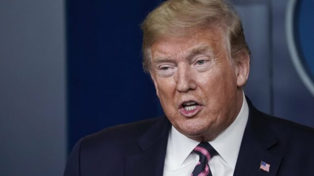 A obrigação tributária de Trump sobre a regulamentação de idéias está relacionada a designers de materiais 

