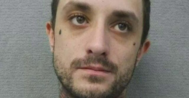 A polícia diz que agora está tratando o desaparecimento de um homem em Perth como suspeito e temem que ele possa estar morto. Uma semana de uma semana de uma unidade no subúrbio de Attadale, bem como novas informações, liderou os detetives de homicídios a investigar se o jogo sujo está envolvido no CAE de Jayden Selfe, 33 anos.