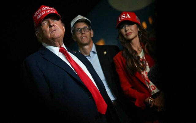 A política do tribunal nomeada republicana que Trump Reloce 'inconstitucional' 

