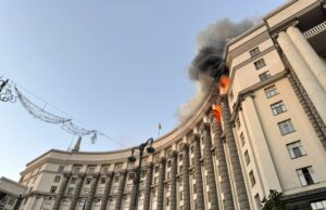 A principal estrutura do governo federal da Ucrânia acertou pela primeira vez em assalto russo A principal estrutura do governo federal da Ucrânia acertou pela primeira vez em assalto russo