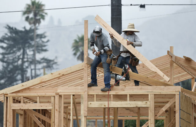 A queda de construção de casas permite sugerir problemas à frente para o clima econômico dos Estados Unidos 

