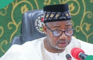 A tensão como governador aborda o professor forte, veja a razão A tensão como governador aborda o professor forte, veja a razão