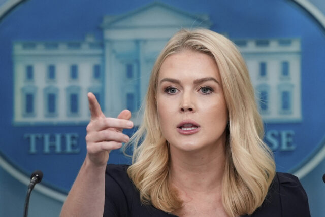 A terrível secretária de imprensa de Trump diz que as pessoas pobres são f-cked

