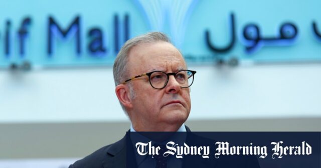 O primeiro -ministro Anthony Albanese em Abu Dhabi, nos Emirados Árabes Unidos, na segunda -feira.