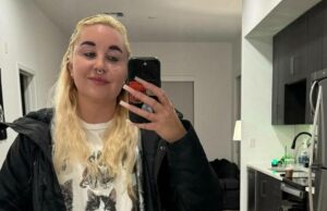Amanda Bynes marcha com fortes cabelos em dois tons após a obtenção de enchimento labial Amanda Bynes marcha com fortes cabelos em dois tons após a obtenção de enchimento labial