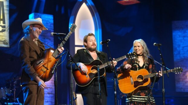 Americana Formicity & Honors Hand vence com Nathaniel Rateliff, Sierra Ferrell, Gillian Welch & David Rawlings, MJ Lenderman e eu estou com ela 

