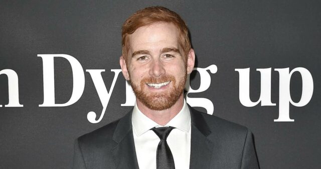 Andrew Santino: Travis Kelce conversou em Taylor Swift Proposition na primavera passada 

