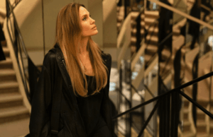 Angelina Jolie afirma que ‘gosta’ ainda ‘ainda não reconhece’ sua nação natal do Estado Unido: ‘qualquer coisa que divida ou restrinja as liberdades individuais é extremamente insegura’ Angelina Jolie afirma que 'gosta' ainda 'ainda não reconhece' sua nação natal do Estado Unido: 'qualquer coisa que divida ou restrinja as liberdades individuais é extremamente insegura'