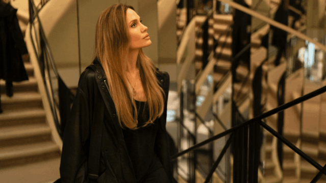 Angelina Jolie afirma que 'gosta' ainda 'ainda não reconhece' sua nação natal do Estado Unido: 'qualquer coisa que divida ou restrinja as liberdades individuais é extremamente insegura' 


