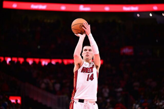 Tyler Herro perderá o início da temporada. 