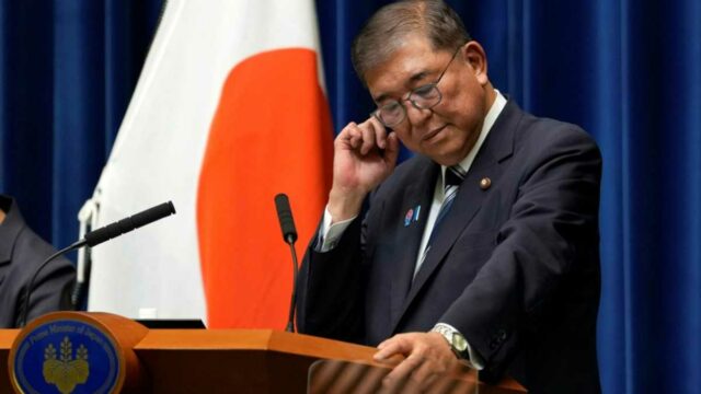 As ações asiáticas aumentam à medida que a política do Japão pesa iene

