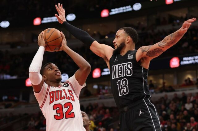 As redes assinaram o atacante EJ Liddell (32), que passou a temporada passada com o Bulls.