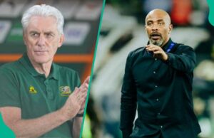 “Às vezes você precisa lutar”: Eric Chelle quebra o silêncio no choque com o treinador da África do Sul "Às vezes você precisa lutar": Eric Chelle quebra o silêncio no choque com o treinador da África do Sul