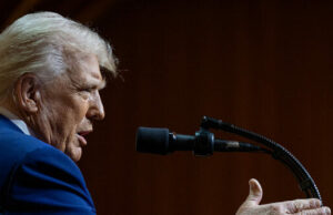 Assistir ao vivo: Donald Trump fala na audiência da Comissão de Liberdade Religiosa da Casa Branca Assistir ao vivo: Donald Trump fala na audiência da Comissão de Liberdade Religiosa da Casa Branca