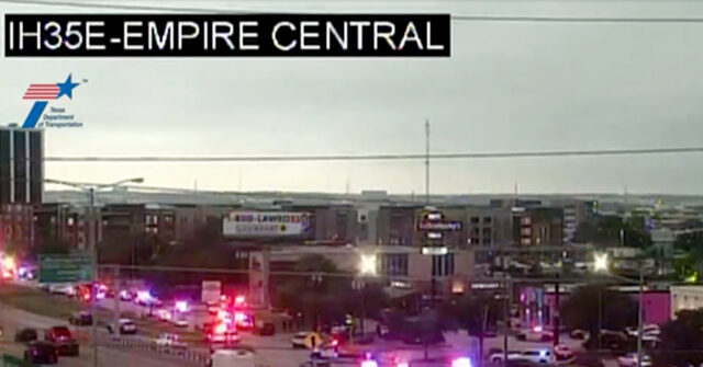 Ataque de atirador Sniper em instalações de gelo em Dallas Ataque de atirador Sniper em instalações de gelo em Dallas deixa 2 detidos mortos, uma pessoa ferida - atirador morto