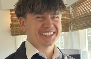 Aussies como Casper estão começando o trabalho mais cedo, à medida que a crise de custo de vida se enfurece Casper Huisken, 17 anos, começou a trabalhar em seu supermercado local.