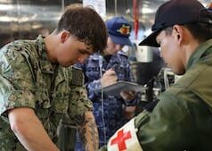 Bairro Funções do mar do mar, juntamente com as pressões japonesas do sul oriental em treinamento significativo do Pacífico Bairro Funções do mar do mar, juntamente com as pressões japonesas do sul oriental em treinamento significativo do Pacífico