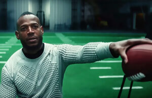 Bilheteria: ‘ele’ tem como alvo US $ 15 milhões em lançamento, Margot Robbie e ‘A ENORME VIILME HIM, Marlon Wayans, 2025. © Universal Pictures /Courtesy Everett Collection